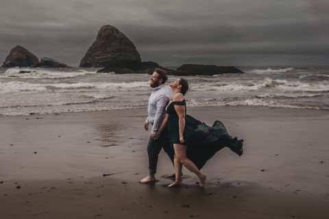 An image of the couple.