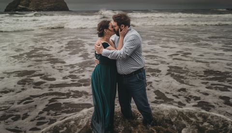 An image of the couple.